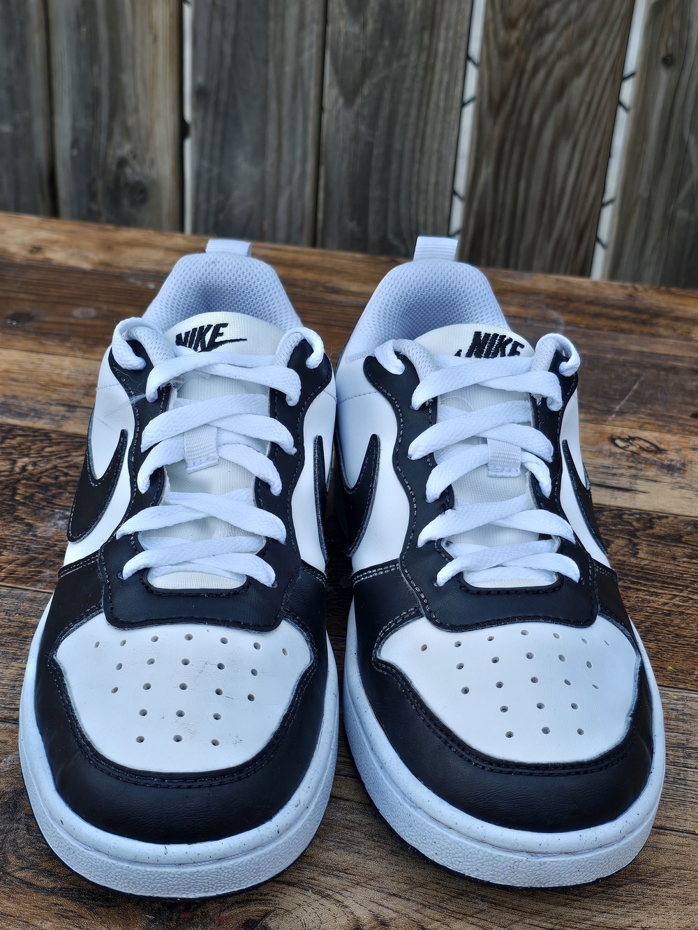 Nike Black White Low Top Sneakers size 4Y